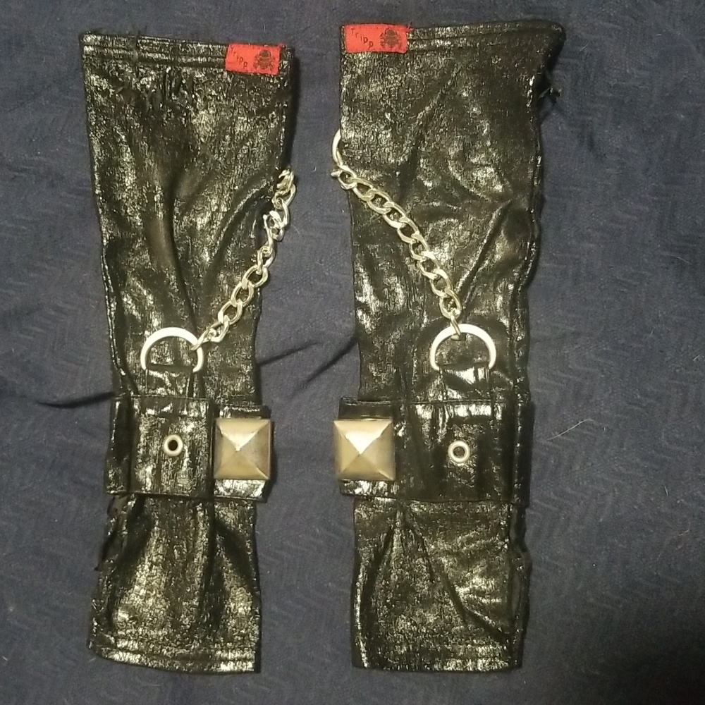 Tripp gloves